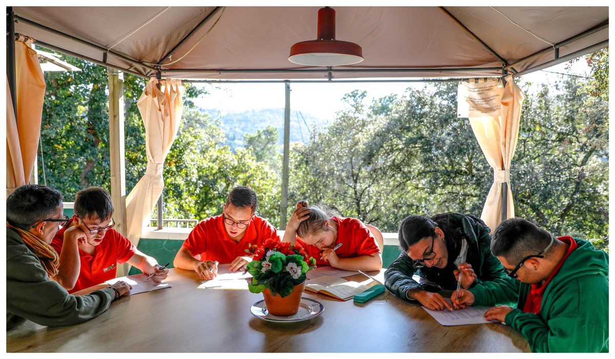 Avui acomiadem de l'#InoutHostel el grup de pràctiques <a href="/AIPDnazionale/">AIPD Nazionale</a> d'Itàlia!

Rebecca, Eliseo, Angela, Demetrio, Rocco i Samuele gràcies per la dedicació i bon humor aquestes setmanes.

Les portes sempre estaran obertes!! Arrivederci! 👋🇮🇹

📸 Albert Aymamí
 #ErasmusPlus #AIPD