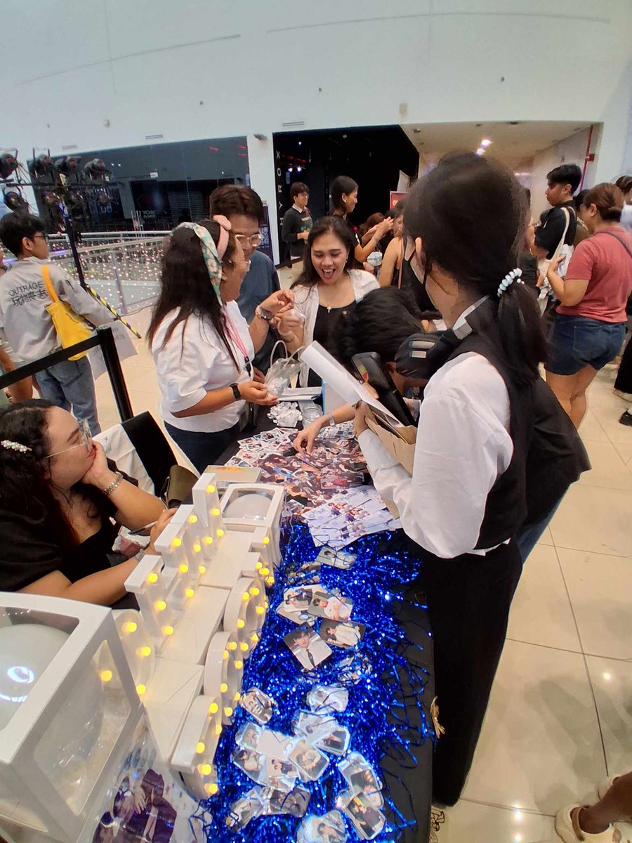 OhmPoon_PHfc819's tweet image. Thai BL Fest PH 2 -- OhmPoon PH Snaps with Fans.
(8)

#ThaiBLFestPH2withOhmPoonPH
#OhmPoon
#OhmPoonPH