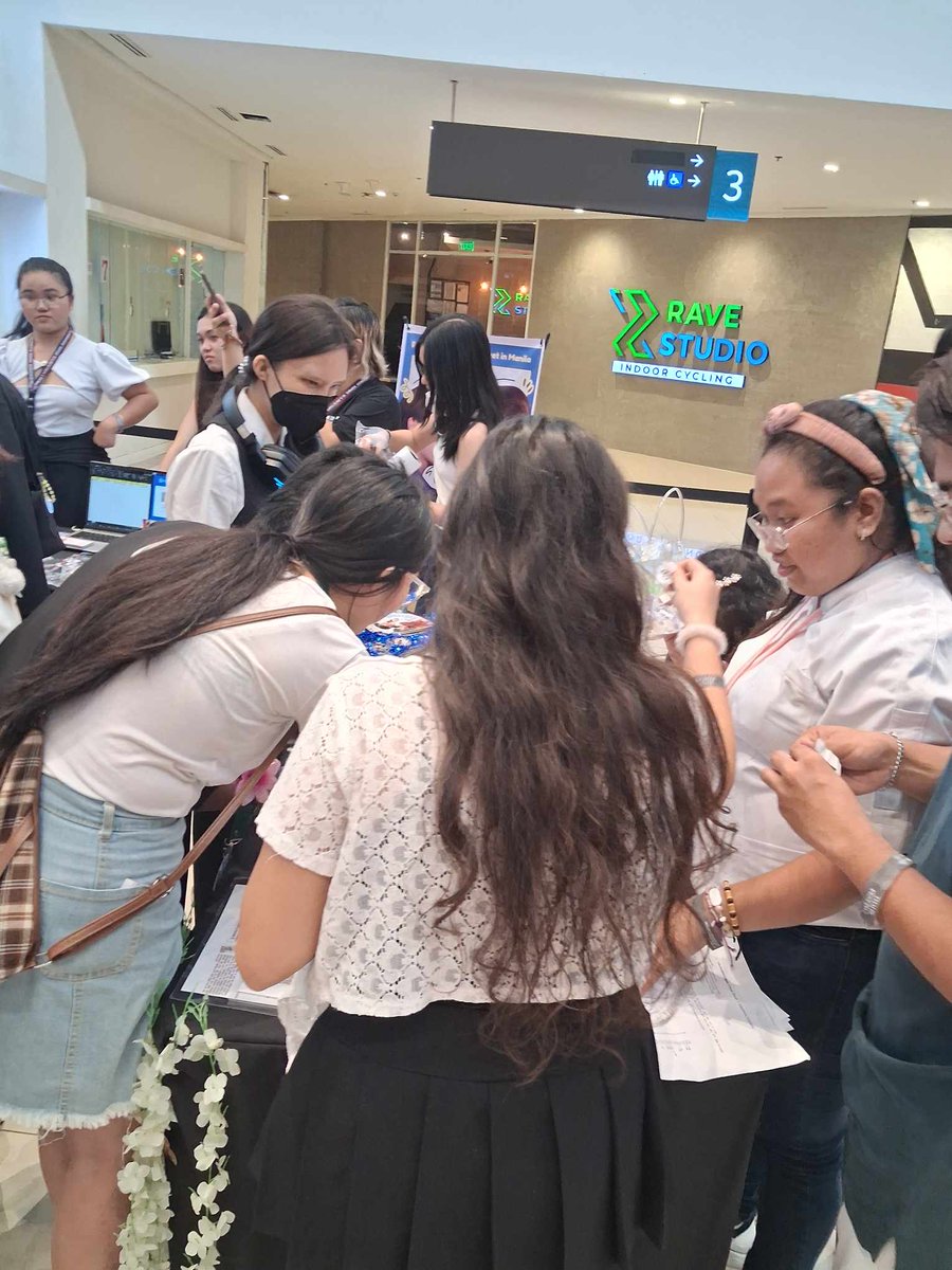 OhmPoon_PHfc819's tweet image. Thai BL Fest PH 2 -- OhmPoon PH Snaps with Fans.
(9)

#ThaiBLFestPH2withOhmPoonPH
#OhmPoon
#OhmPoonPH