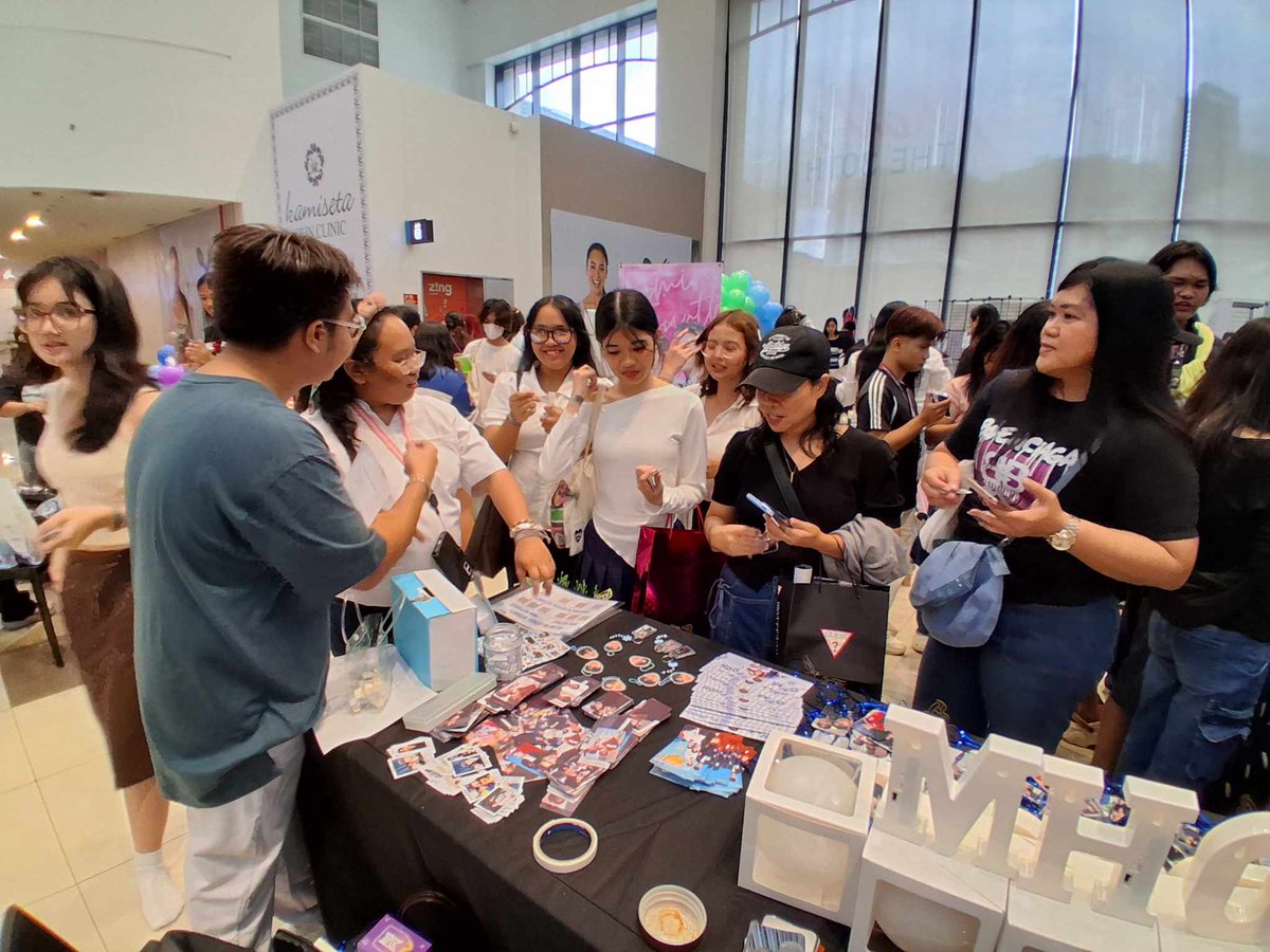 OhmPoon_PHfc819's tweet image. Thai BL Fest PH 2 -- OhmPoon PH Snaps with Fans.
(9)

#ThaiBLFestPH2withOhmPoonPH
#OhmPoon
#OhmPoonPH