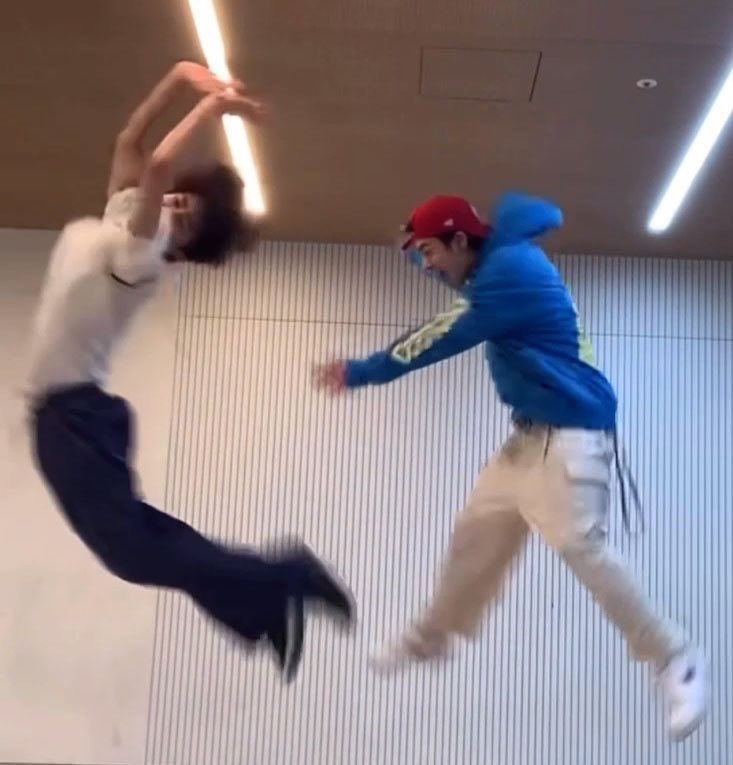 sangleobae's tweet photo. It’s always with leo 🤣 https://t.co/B3F0N7j5hV