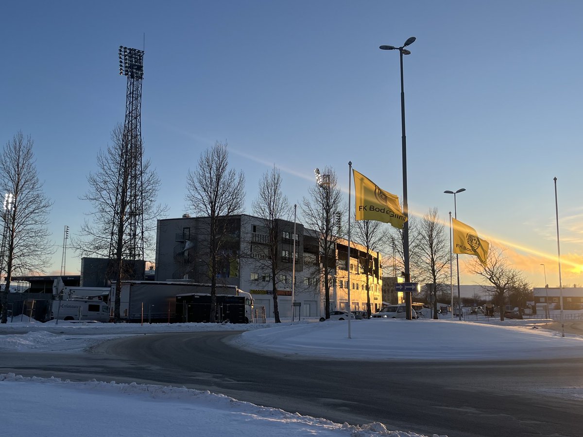 paesaggio invernale con foresta, alberi coperti foto stock 741040477 |  Shutterstock, image size:1200x900