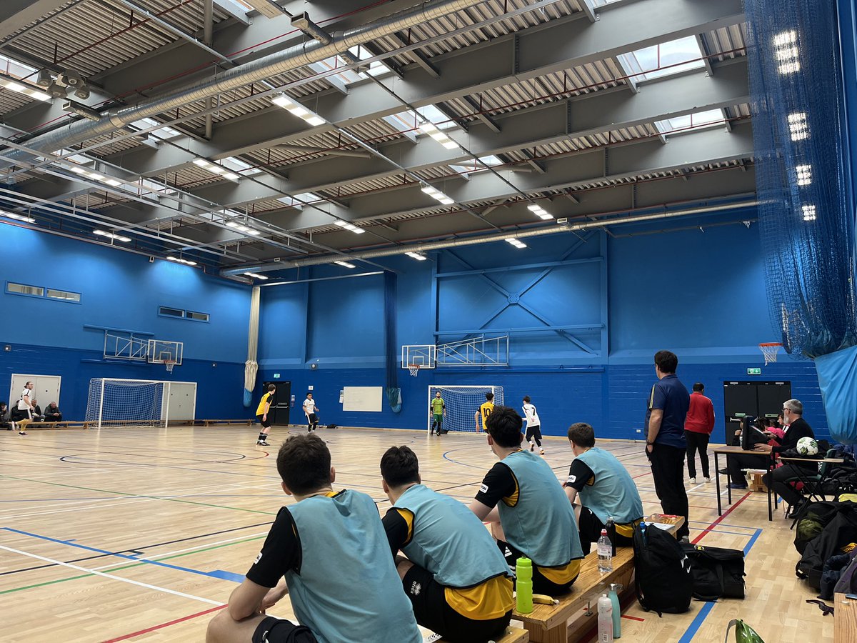 #MondayMotivation
2nd Half 2-2 performance saw the 🐝 continue on the path of improvement in yesterday’s away loss v <a href="/BakuFutsal/">London Baku United Futsal Club</a> in the <a href="/FA_NFS/">FA National Futsal Series</a> T2S
Great hosts.Great refs.Great game.
We move on to the next match this week at home in Cambridge.
🐝 there!
#futsal
#England
#football