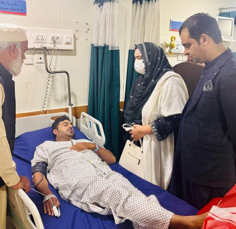 پاکستان پیپلز پارٹی ویمن ونگ بنوں ڈویژن کی صدر رکن صوبائی اسمبلی خیبرپختونخوا، فرزانہ شیرین کا لیڈی ریڈنگ اسپتال پشاور کا دورہ
فرزانہ شیرین نے ایف سی ہیڈکوارٹر پشاور صدر میں ہونے والے خودکش حملے میں زخمی ہونے والے اہلکاروں اور شہریوں کی عیادت
<a href="/BBhuttoZardari/">Bilawal Bhutto Zardari</a> 
<a href="/wajahatullahkh7/">Engr Wajahat Khan</a>