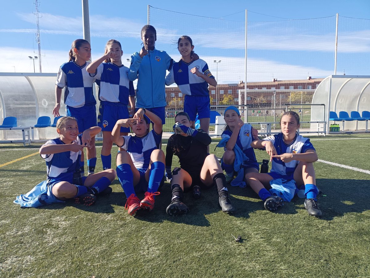 FutBaseCES's tweet image. 😁 Grandíssima jornada dels 𝗜𝗡𝗙𝗔𝗡𝗧𝗜𝗟𝗦 𝗙𝗘𝗠𝗘𝗡𝗜𝗡𝗦

🔝 Victòria de l’Infantil A en un camp molt complicat

🔥 Triomf de l’Aleví B per sumar-ne dues consecutives

🥳 Tercera victòria consecutiva de l’Infantil B

#FutBaseCES