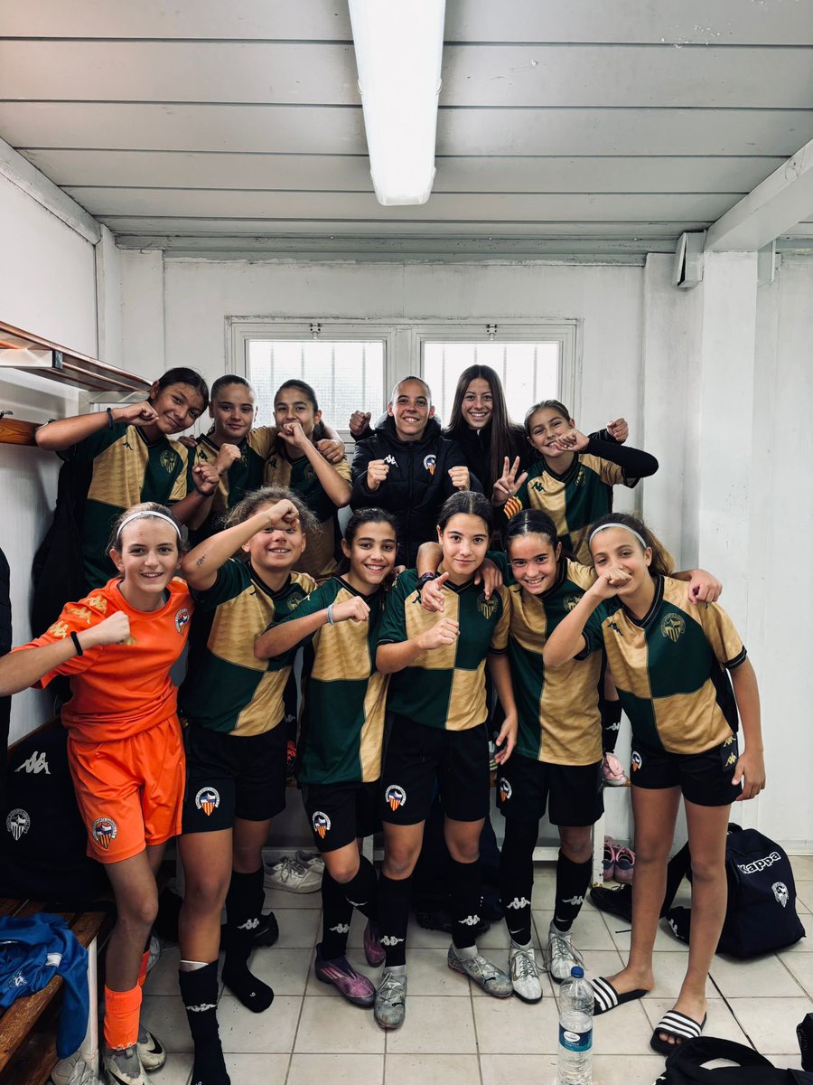 FutBaseCES's tweet image. 😁 Grandíssima jornada dels 𝗜𝗡𝗙𝗔𝗡𝗧𝗜𝗟𝗦 𝗙𝗘𝗠𝗘𝗡𝗜𝗡𝗦

🔝 Victòria de l’Infantil A en un camp molt complicat

🔥 Triomf de l’Aleví B per sumar-ne dues consecutives

🥳 Tercera victòria consecutiva de l’Infantil B

#FutBaseCES