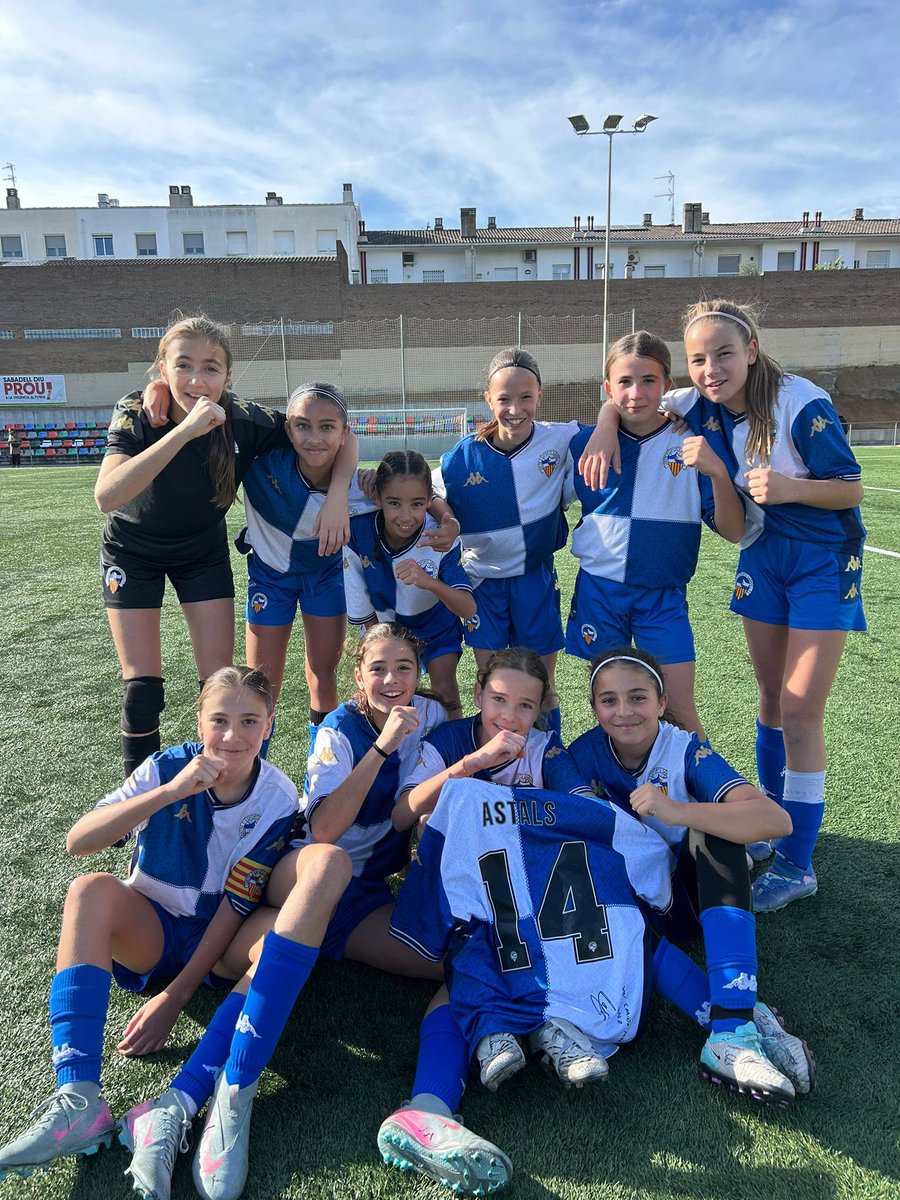FutBaseCES's tweet image. 😁 Grandíssima jornada dels 𝗜𝗡𝗙𝗔𝗡𝗧𝗜𝗟𝗦 𝗙𝗘𝗠𝗘𝗡𝗜𝗡𝗦

🔝 Victòria de l’Infantil A en un camp molt complicat

🔥 Triomf de l’Aleví B per sumar-ne dues consecutives

🥳 Tercera victòria consecutiva de l’Infantil B

#FutBaseCES