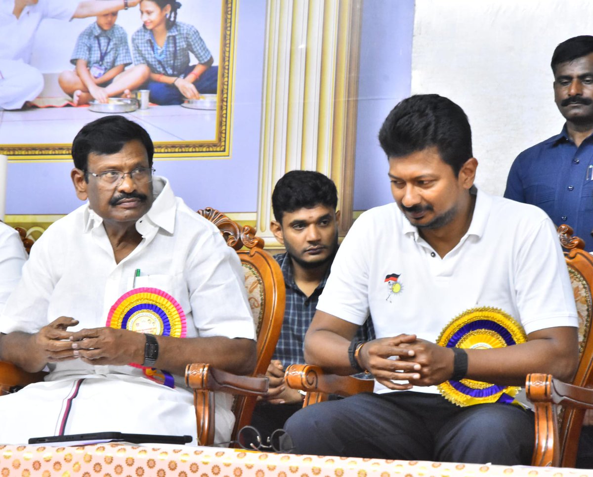 Avadi_Nasar's tweet image. திருவள்ளூர் மாவட்டம், ஆவடி சட்டமன்ற தொகுதியில் நடைபெற்ற அரசு விழாவில், 

மாண்புமிகு தமிழ்நாடு துணை முதலமைச்சர் @Udhaystalin அவர்கள் ரூ.333.26 கோடி மதிப்பீட்டில் 377 முடிவுற்ற திட்டப்பணிகளை திறந்து வைத்து, 

ரூ.137.38 கோடி மதிப்பீட்டில் புதிய திட்டப்பணிகளுக்கு அடிக்கல் நாட்டி.…