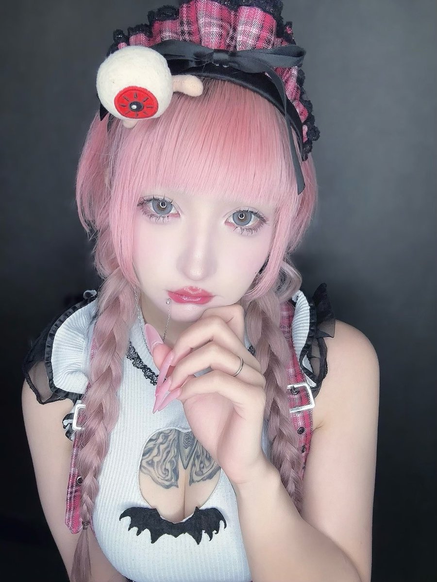 ぴあいん👻
今日もいることになったよෆ
おさげ初めてした！
今日もご帰城おまちしておりの！
#でぃすとぴあ