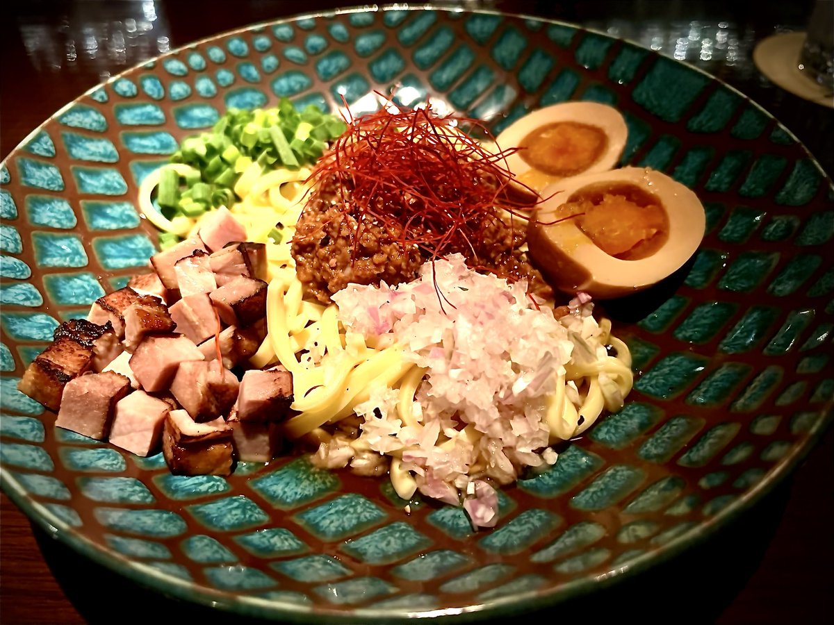 basaran83670112's tweet image. トム&amp;amp;ジェリー
作るのに時間が掛かるしバーテンダーでも失敗する可能性があるから断られる可能性が高い古のクリスマス向けホットカクテルを頼んでバーテンダーをビビらせましょう
〜オサレまぜそばと共に〜