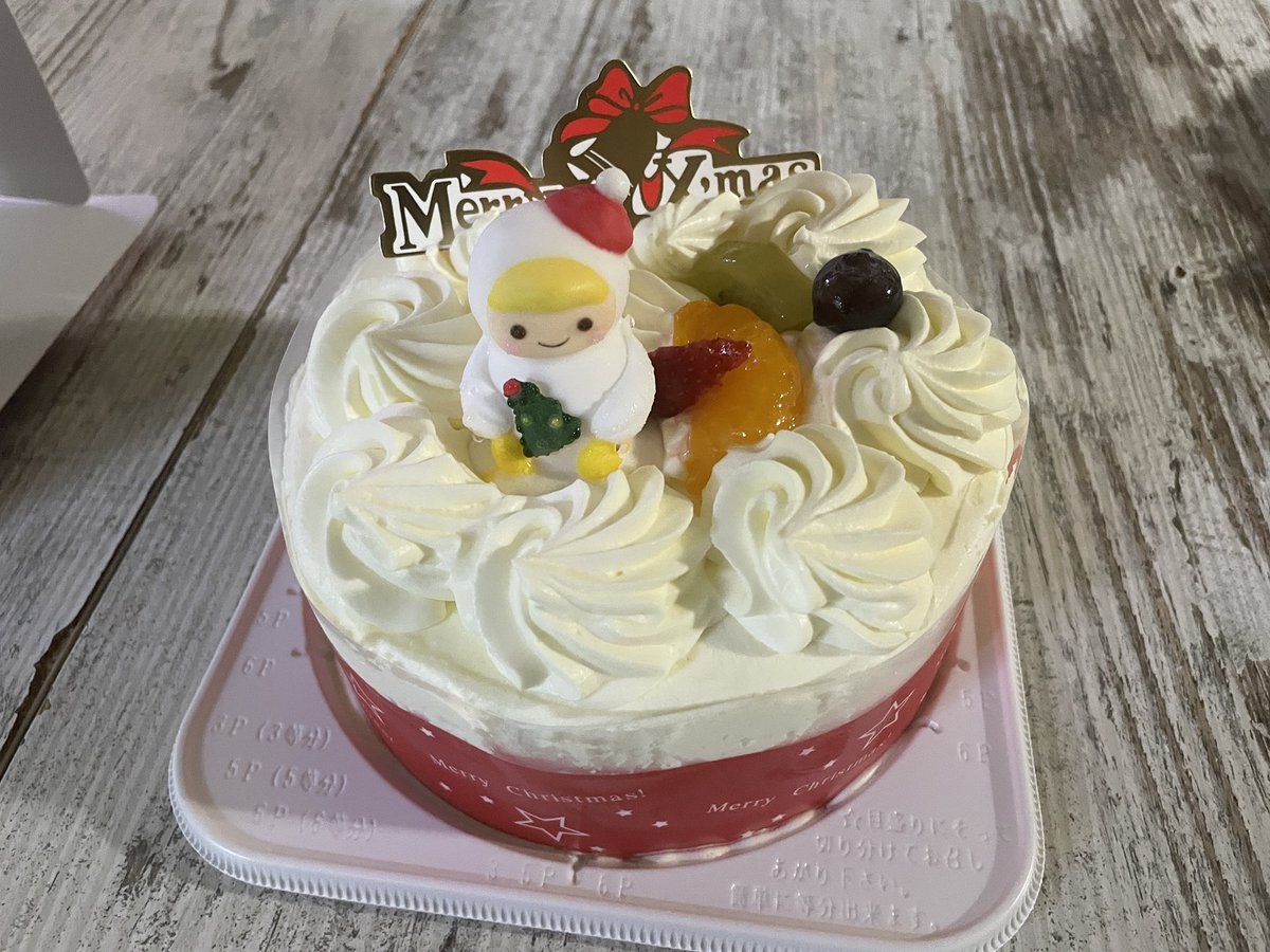 今日も家の片付け。
三星の試食ケーキでプチパーティ🎂

苫小牧にいた時超お世話になってたので札幌にも三星あって嬉しいわ〜