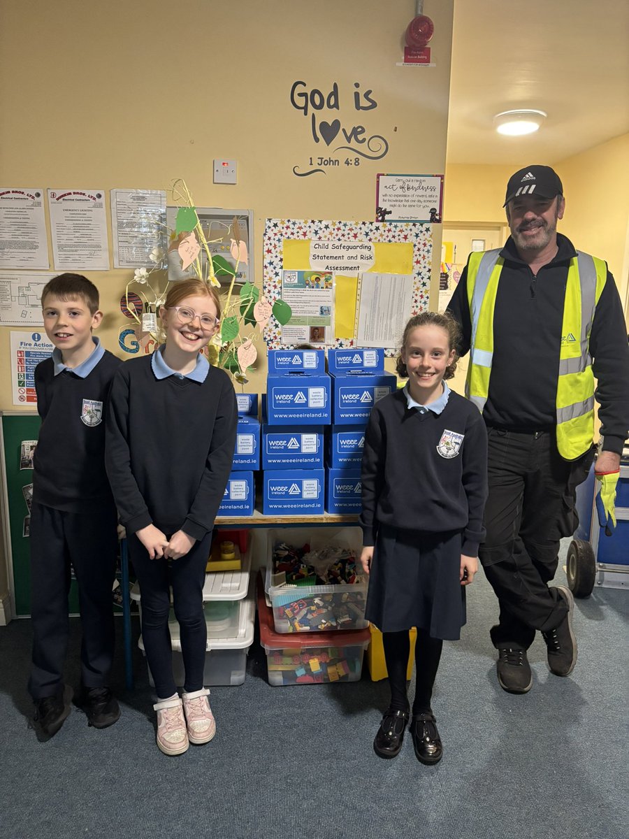 We collected a lot of batteries for recycling. They were collected today.  ♻️ #reduce #reuse #recycle 
#greenschools