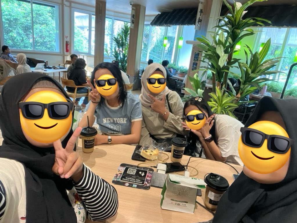 mayafatmaa's tweet image. I miss everyone😔 #pcd #eaj1over9 
@ilessthan3ujae @wonderfulbeat @imZahrah @popintar