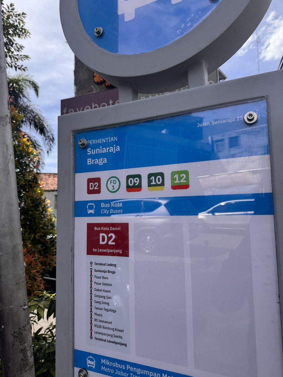 adriansyahyasin's tweet image. Signage-signage bus stop hasil kolaborasi teman-teman @tf_bandung sudah mulai bermunculan di Kota Bandung

Hasil gerakan masyarakat yang kolaboratif dan komunikatif 👍
