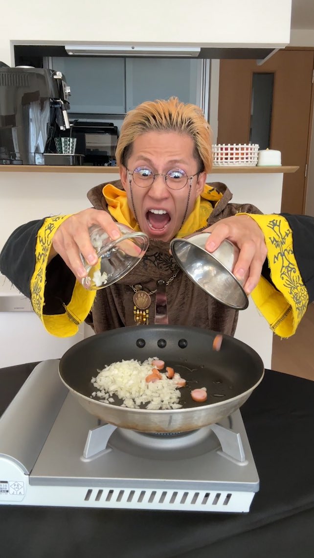 オムライス@なる∞ とろ～り卵※のハンバーグオムライス - 商品情報 - 冷凍食品・冷凍野菜