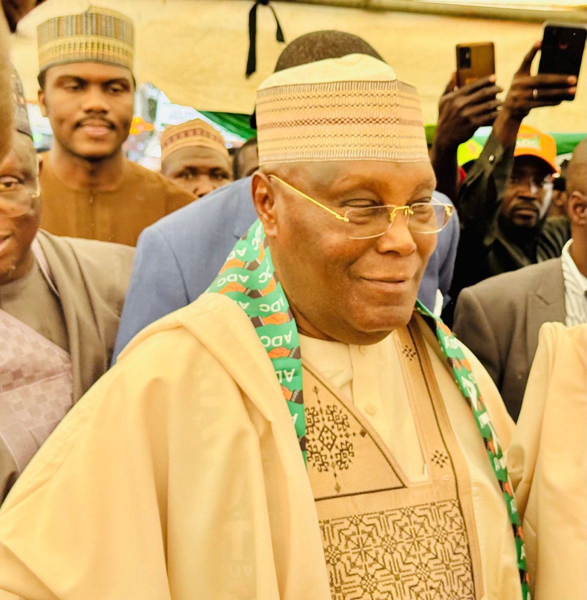 abba_hamani's tweet image. It’s official. ADC just added 10 million votes on the bag! The eagle has landed! 🦅

Atiku Abubakar joins ADC.
RIP APC, the game just changed. 🔥🇳🇬 #AtikuAbubakar #ADC #TheEagleHasLanded #TheAtikuMovement