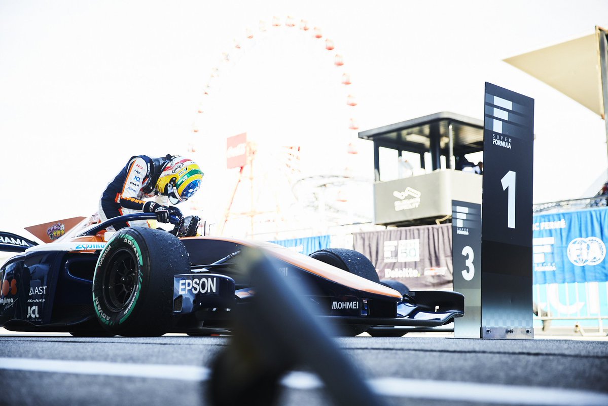 1gorFraga's tweet image. @SUPER_FORMULA鈴鹿大会、3レース制の中で色々ありましたが、なんとか第10戦で初優勝する事ができました!

チームの皆様、スポンサーの皆様、そして応援してくれた皆様本当にありがとうございました🙌

挑戦はまだこれから続きます。もっと強くなりたい、もっと速くなりたい。引き続き頑張ります💪