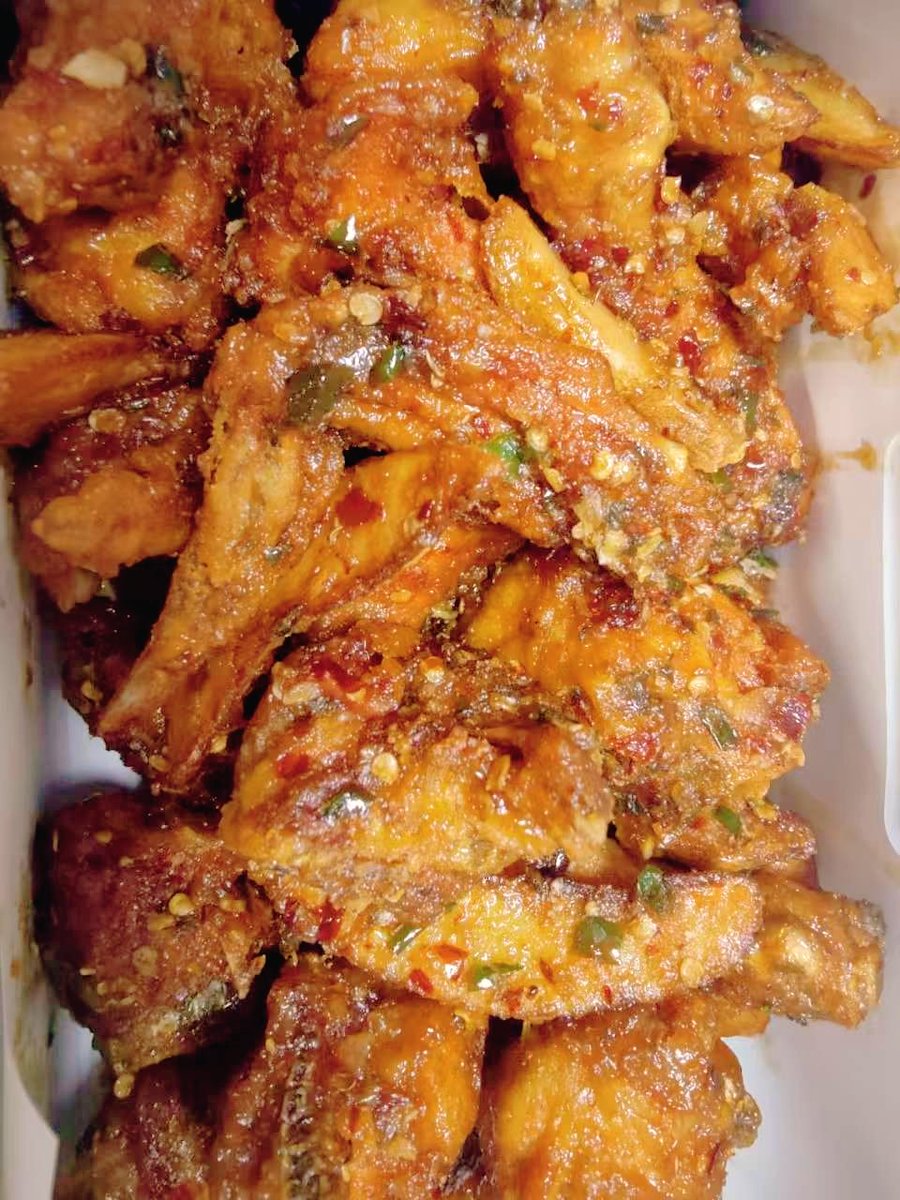 sususuxu12's tweet photo. 시유니한테 세상에서 제일 맛있는 60계 더매운고추치킨을 추천합니당
 (🌶️❎)

#NOWZ #나우즈 
#PlayBall
#HomeRUN
#Ready_to_PlayBall https://t.co/pHGwdVUwCh