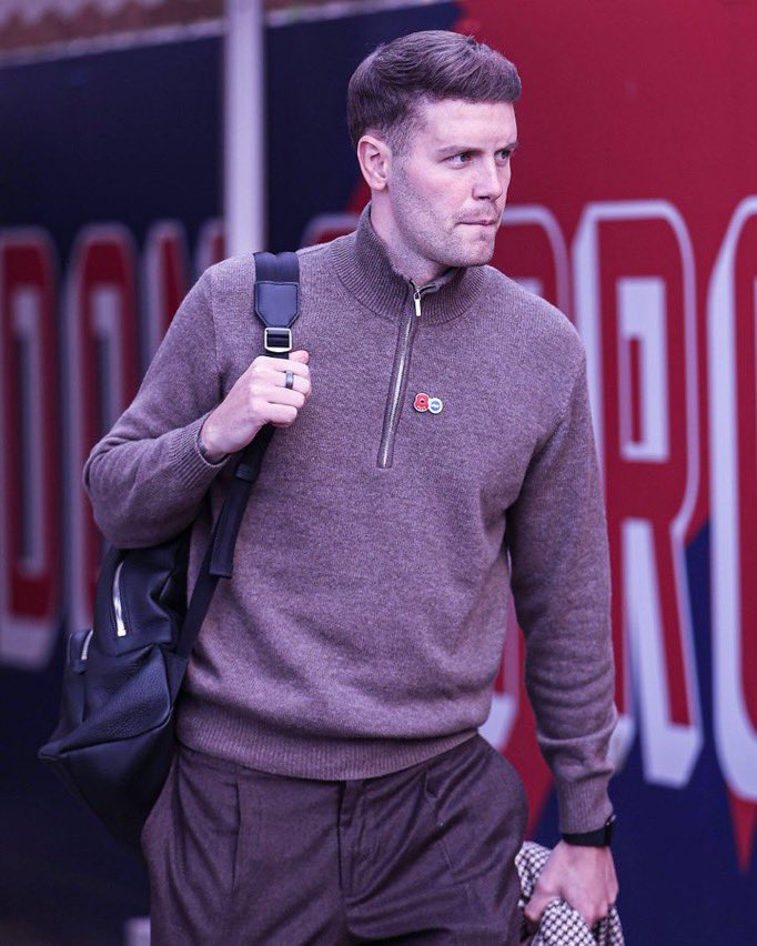 lataniere237's tweet image. Fabian Hürzeler, coach de Brighton, sur la mi-temps de Carlos Baleba et sa baisse de forme :

« Non, il n’a pas encore retrouvé le niveau de la saison dernière. C’est normal : c’est un jeune joueur. Le développement n’est jamais linéaire. Il y a des hauts et des bas, et notre…