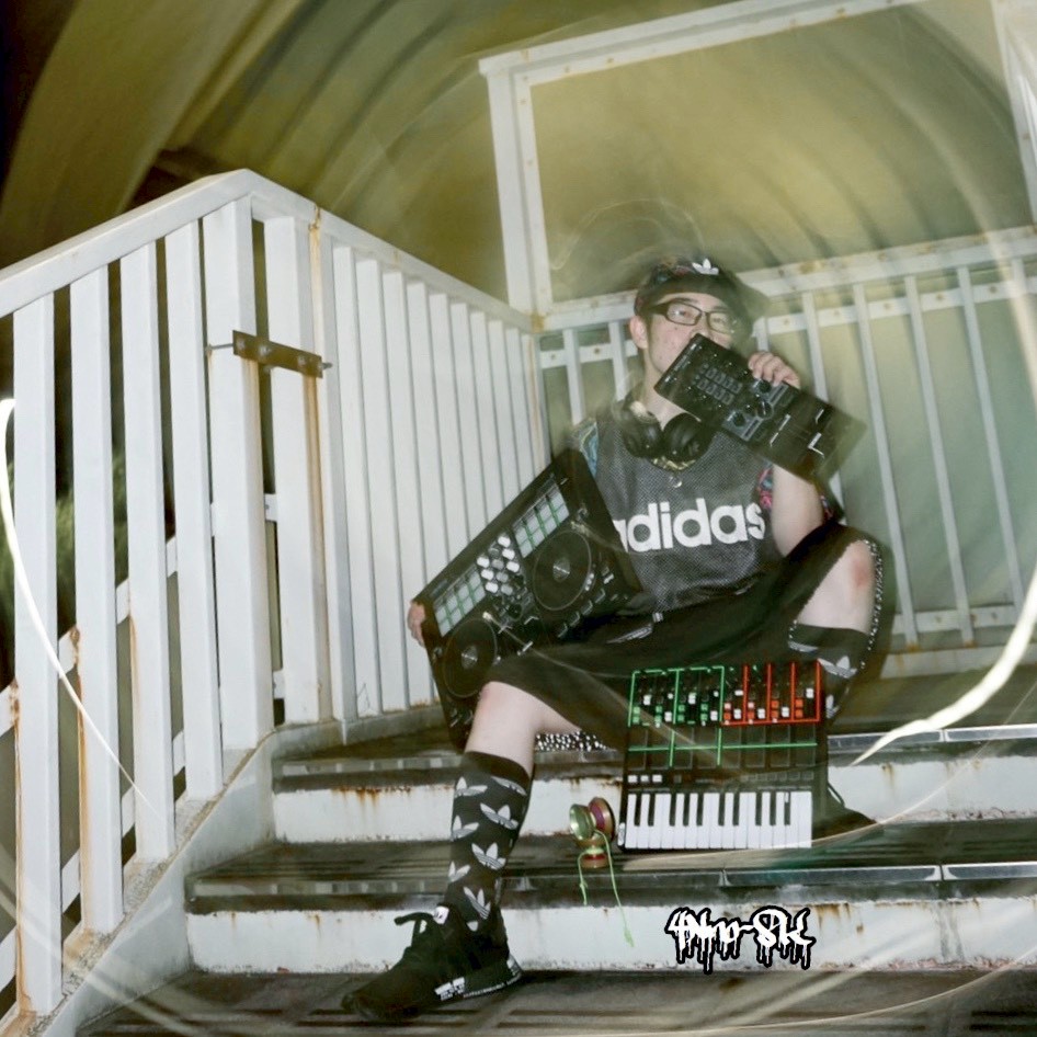 CB_viewing_nnu's tweet image. 🌙 #夜桜花見ンヌ VJ演者紹介🌸

4Nno-SK(フリーダム和歌山、アニメメメ)
好きな花：カンナビス

毎度お世話になっております！ウルトラVJの4Nno-SK✨✨ カンナビスの花言葉は「必需品」、もう彼は花見ンヌでのカンナビスです！しんちゃんの無邪気な笑顔を見においでね～！