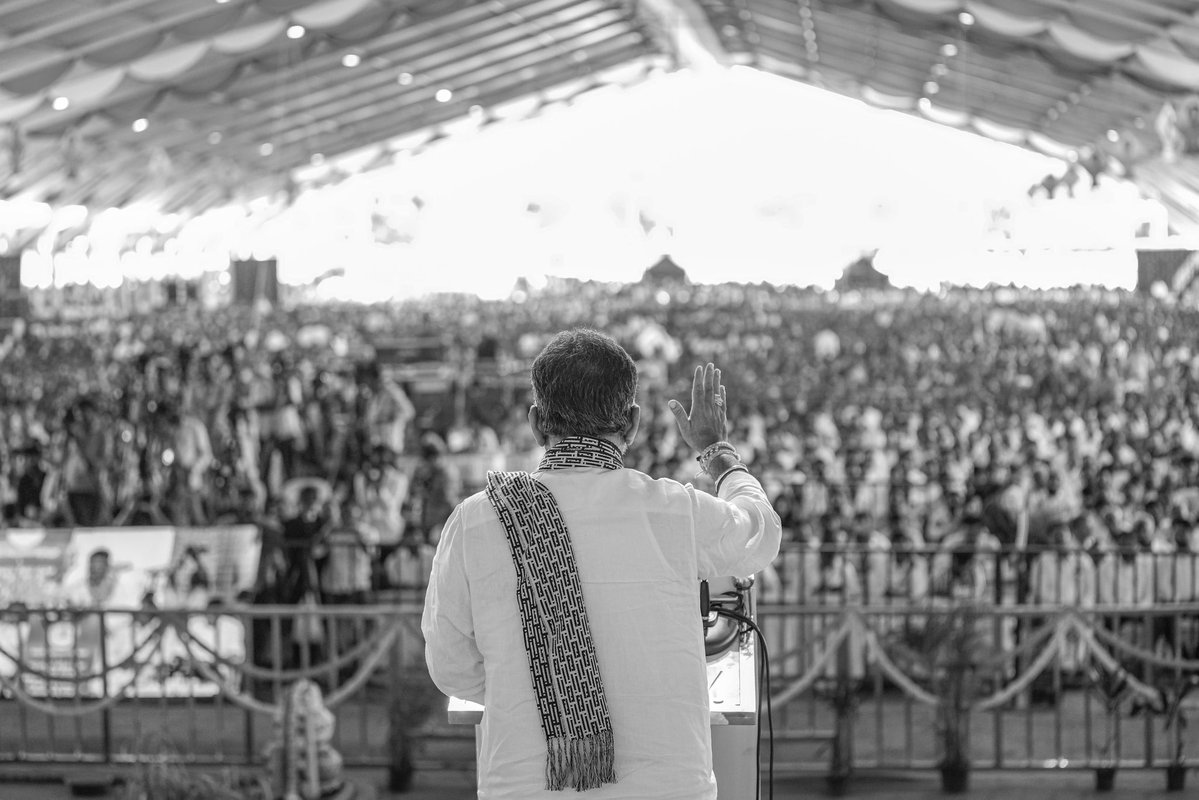 2028ಕ್ಕೆ ರಾಜ್ಯದಲ್ಲಿ ಮತ್ತೆ ಕಾಂಗ್ರೆಸ್ ಅಧಿಕಾರಕ್ಕೆ! 
2027 ಕ್ಕೆ ಜಿಲ್ಲೆಗೆ ಎತ್ತಿನಹೊಳೆ ನೀರು. 

ರಾಜ್ಯದಲ್ಲಿ ಅಭಿವೃದ್ಧಿಯ ಸಂಗಮವಾಗಿದೆ. 2 ಸಾವಿರ ಕೋಟಿ ರೂ. ಮೊತ್ತದ ಅಭಿವೃದ್ಧಿ ಕೆಲಸವನ್ನು ವಿರೋಧ ಪಕ್ಷದ ಶಾಸಕರ ಕ್ಷೇತ್ರಕ್ಕೆ ಕಾಂಗ್ರೆಸ್ ಸರ್ಕಾರ ನೀಡುತ್ತಿದೆ ಎಂದರೆ ನಮ್ಮ ಜನಪರ ಧೋರಣೆಯನ್ನು ಎಲ್ಲರೂ ಅರ್ಥ ಮಾಡಿಕೊಳ್ಳಬೇಕು. ಈ