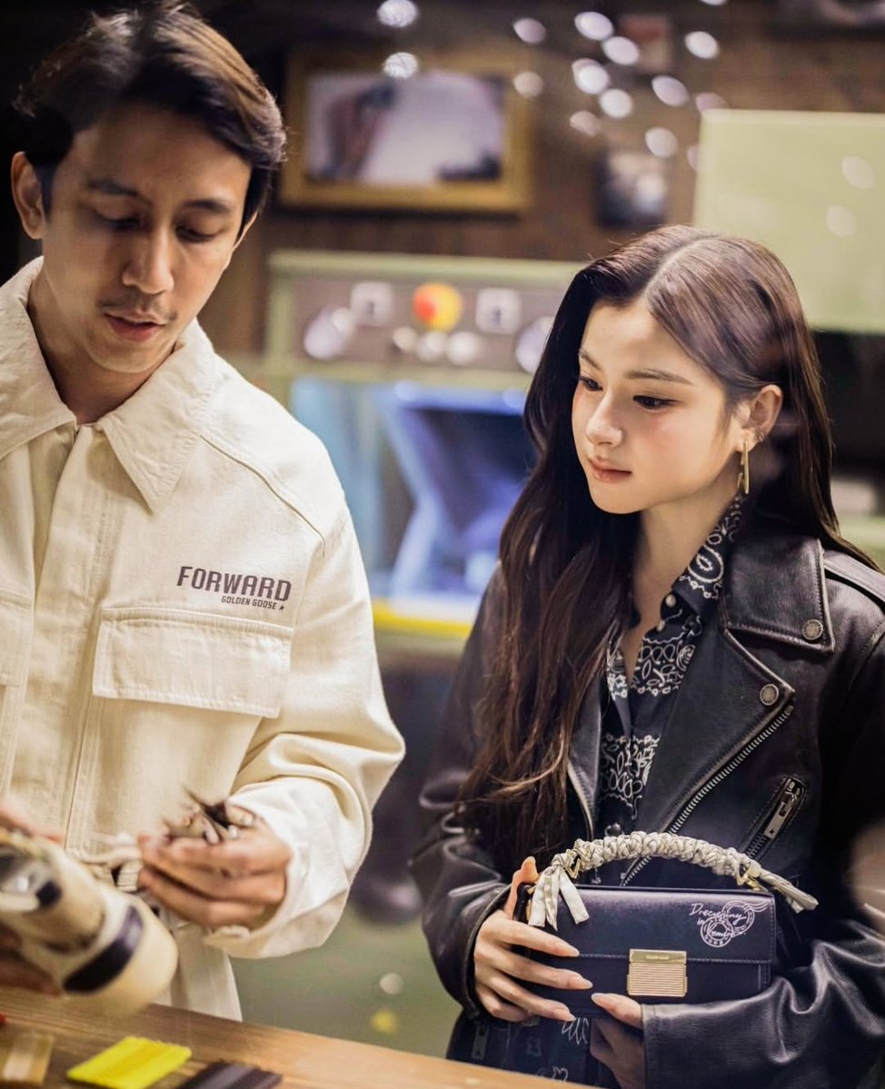 primiitrend's tweet image. ɪɢ: ɢᴏʟᴅᴇɴɢᴏᴏꜱᴇ ᴜᴘᴅᴀᴛᴇ 

Singapore, Paragon: a new chapter with Prim 🤍 

PRIM OPENING GOLDEN GOOSE SG 
#GOLDENGOOSExPRIM 
#GOLDENGOOSE
#primiily @primiily1_