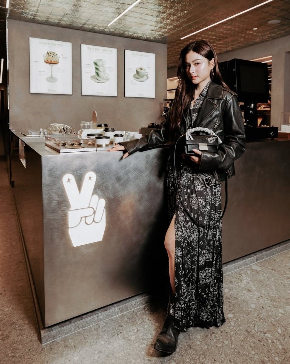 primiitrend's tweet image. ɪɢ: ɢᴏʟᴅᴇɴɢᴏᴏꜱᴇ ᴜᴘᴅᴀᴛᴇ 

Singapore, Paragon: a new chapter with Prim 🤍 

PRIM OPENING GOLDEN GOOSE SG 
#GOLDENGOOSExPRIM 
#GOLDENGOOSE
#primiily @primiily1_