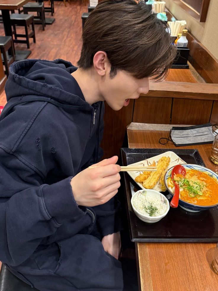 𝗝𝗢𝗨𝗥𝗘𝗟𝗟 𝗔𝗗𝗔𝗠. tweet media