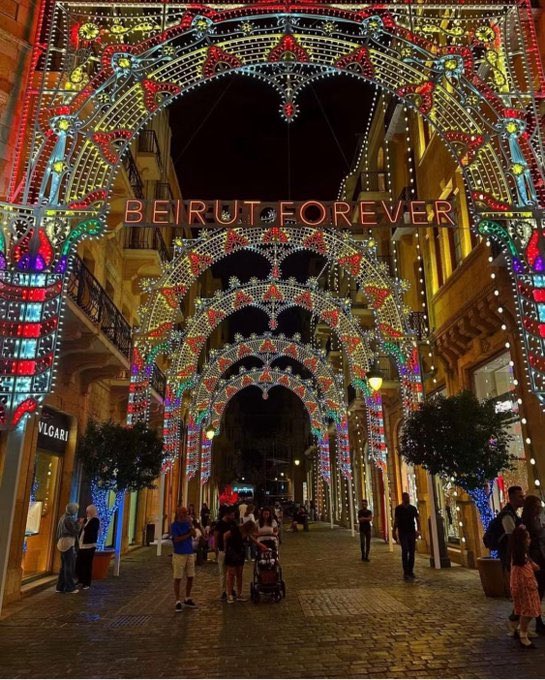 CaroCygnusx's tweet image. والله عيب
يعني قلة ذوق اكتر من هيك ما بقا في
هيدا عيد الميلاد مش رمضان
وايه زينة رمضان بلا ذوق.