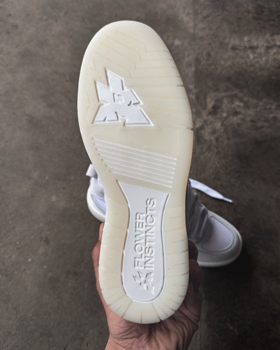 FLOWER INSTINCTS tweet media