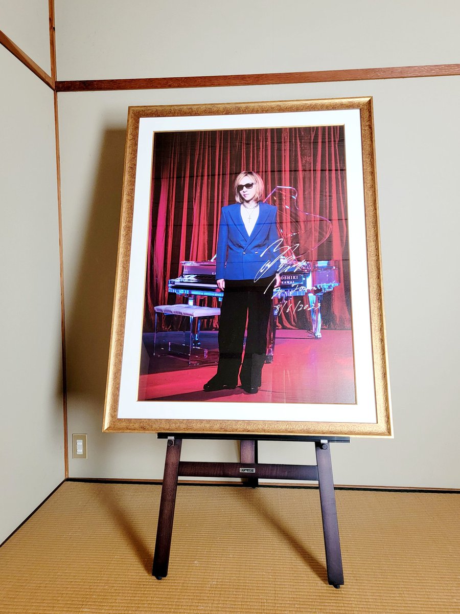 YOSHIKI パネル YOSHIKIさん🌹パネル✨ 傷、破損防止にパネル枠を特注で作って箱に保管