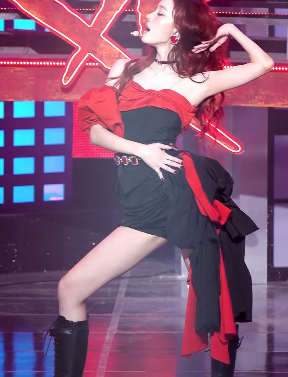 근데 그..... 이포즈 
진짜할줄몰라서 조금 당황스러웠음..
예고라도 해주지..