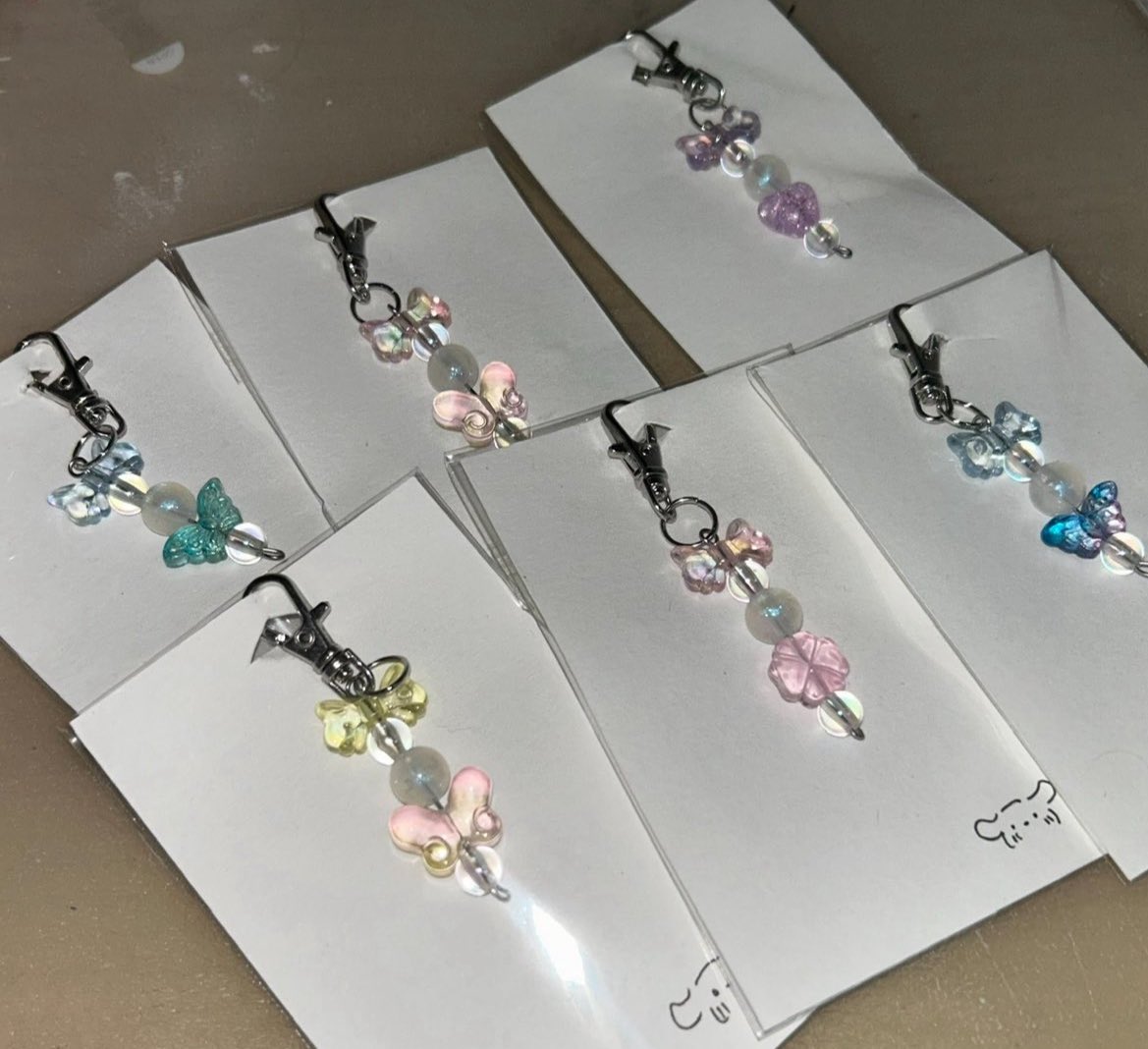 Vmong_'s tweet image. #Rt #RT 
11/30 부산 루시콘 막콘 유인 나눔합니다🍀

- 장소 및 착장 당일 안내 
- 수량 약 30개 
- 키링 색 랜덤 

최대한 많은 분들이 가져가실 수 있도록 
수량 많이 준비해갑니다 😁