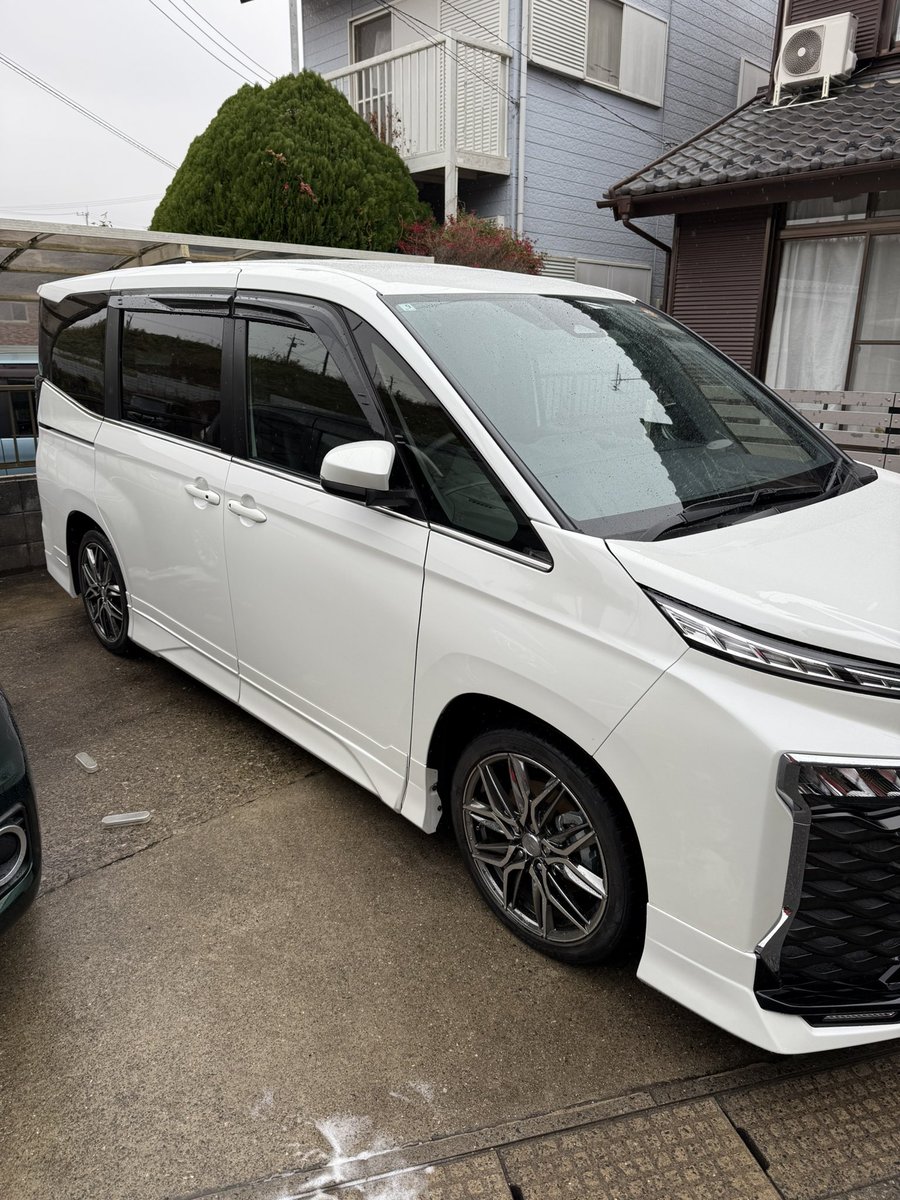 x369x__shaggy's tweet image. 昨日の駆け足洗車と今日の駆け足洗車😗
VOXYは
ACID BLUEぶっかけからの
ZEUSコンタクト
コーティングは安心安定のREPで🤤

86は
CLASSYコンタクトからの
スラ汁（WMR20倍）
コーティングはAVANCA

AVANCAはバッフィングしてたら楽しくなってくるやつでした🤭

#GENTLE
#レダーコンタクト