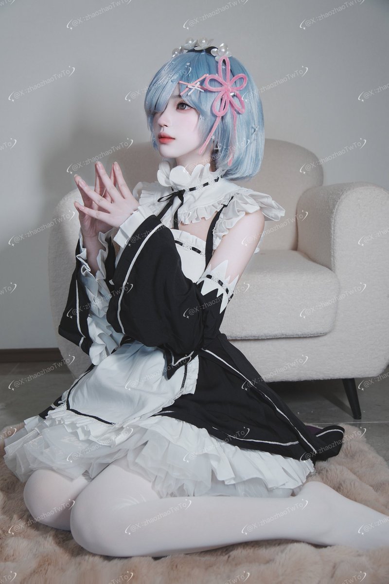 福利姬昭昭（努力挣钱版）分享的黄推图片1 - 网红私拍内容