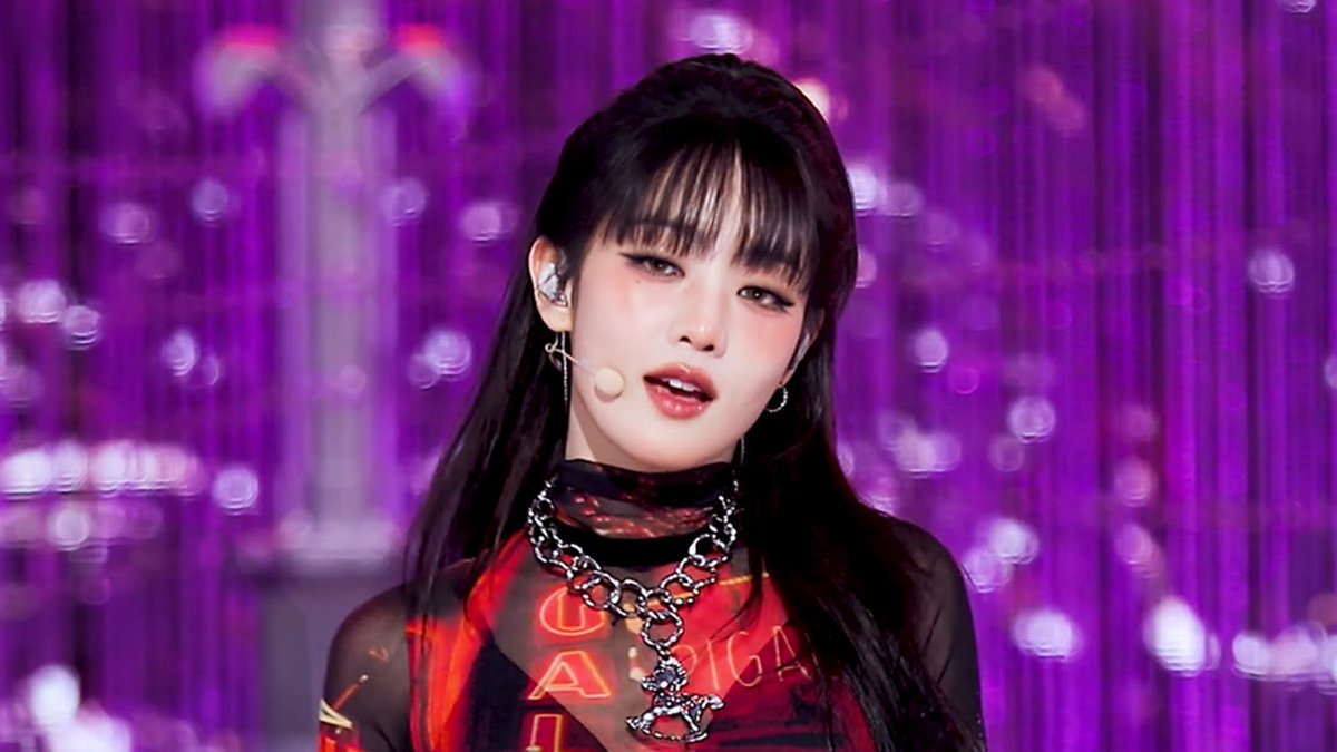 herminnieminnie's tweet image. #민니 mma에서 보고싶었는데…첫솔로 앨범 전곡 작사작곡한것도 대단한데 솔로 음방무대 엠카 116만뷰,뮤뱅 50만뷰,음중 35만뷰,인기가요28만뷰,스춤은 316만뷰…메인보컬이 무대까지 기깔로 말아준거 진짜 너무 좋았다…