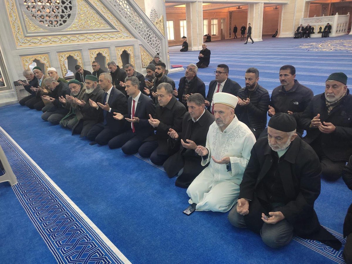 MusMilliEgitim1's tweet image. ŞEHİT VE VEFAT EDEN ÖĞRETMENLERİMİZ İÇİN MEVLİD PROGRAMI DÜZENLENDİ

Haberin Devamı İçin Tıklayınız 👇🏻📸
meb.ai/bB24gy

@tcmeb 
@Yusuf__Tekin
@TCMusValiligi
@akadiraltay47