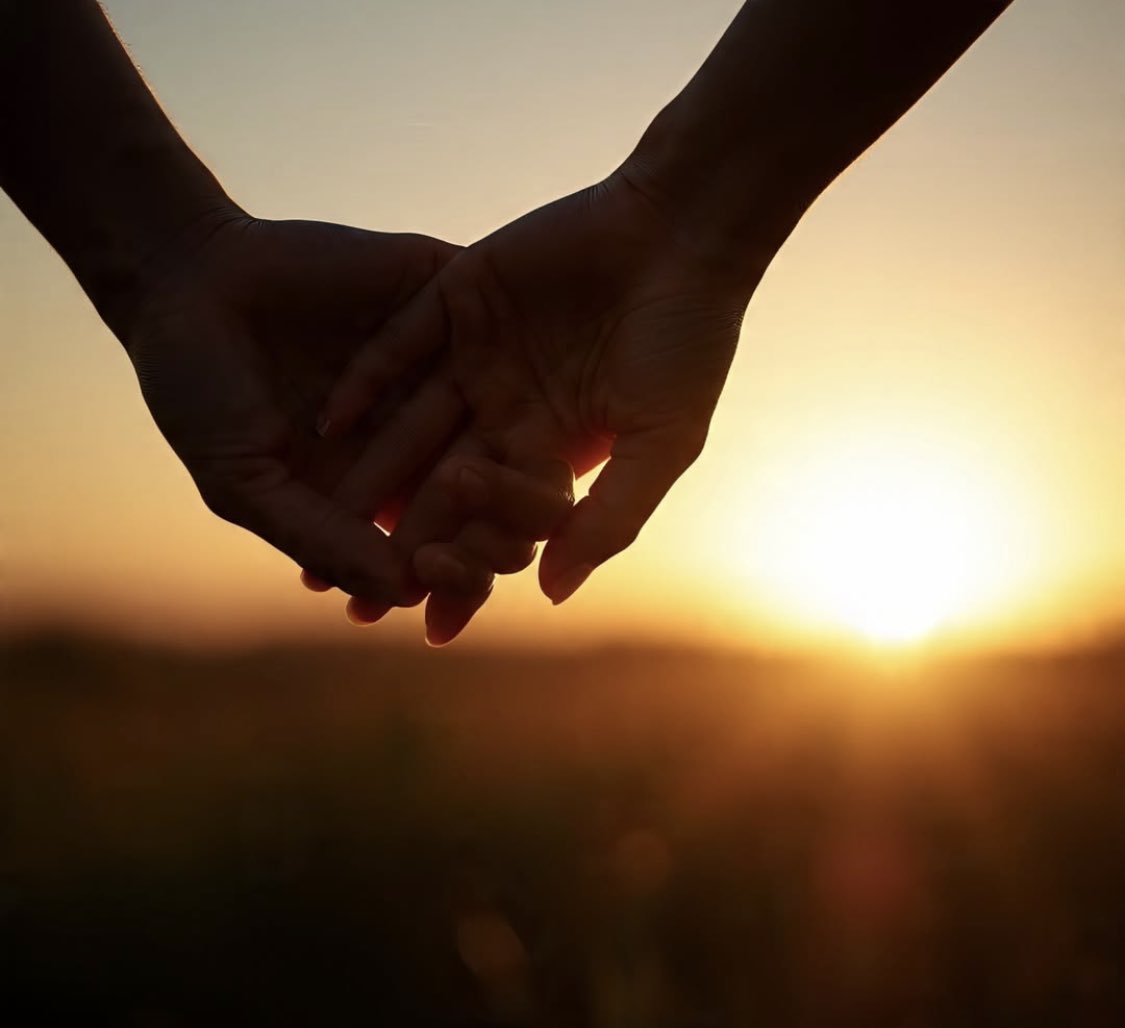DrNaveedAhamed1's tweet image. #vss365 #relevant

Your touch yet warms me,
through tranquil passing days;
love gathers in the shadows
and listens with soft grace…

#relevant as breath,
you blossom in my heart;
I drift toward your radiance
as dawn ascends to sky…

#WritingCommunity
#poetrycommunity