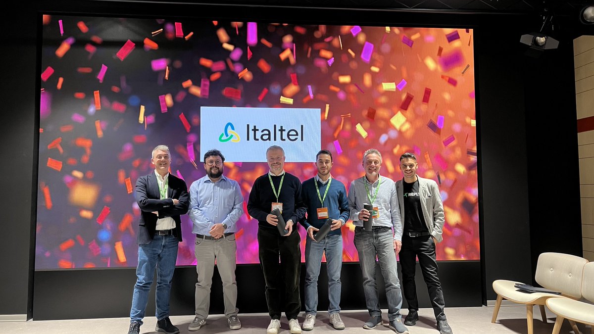 cluster_reply's tweet image. 🚀 Si è conclusa ieri la seconda edizione dell’#hackathon Building agents together.  
📷 Complimenti ai vincitori: @Italtel
📷#Microsoft per il supporto. 
📷 Prossima edizione: 4 dicembre.    #Agents
