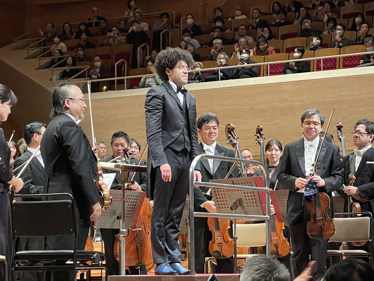 TOUZAIBUTAI's tweet photo. N響21日パヤーレ初聴きだシノーポリを彷彿とさせる指揮振り巧みなオケドライブに実力の片鱗を感じる腕の見せ所のシュトラウスでN響金管陣特にhrが低調。吹き切れておらずミスを恐る安全運転感が伝わり残念こうした演奏だと欧米一流の水準は遥か彼方だアックス初めて実演に接し老練な演奏と存在感に感動 https://t.co/dQFG2sEKtG
