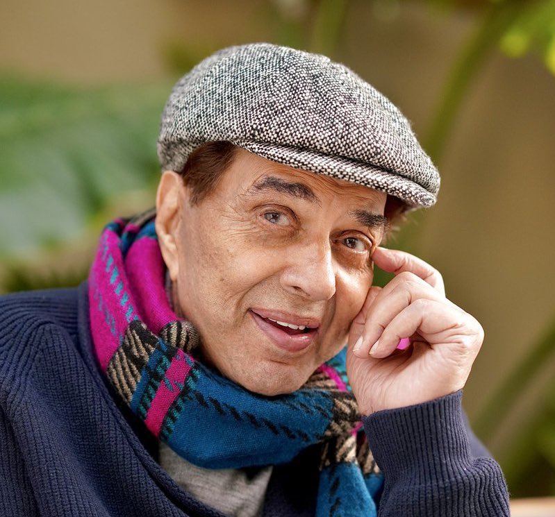 KChiruTweets's tweet image. Sri Dharmji was not only a legendary actor but also a remarkable human being. The humility and warmth I experienced every time I met him deeply touched my heart. I will forever cherish the fond memories and personal moments I shared with him.

My heartfelt condolences on his…