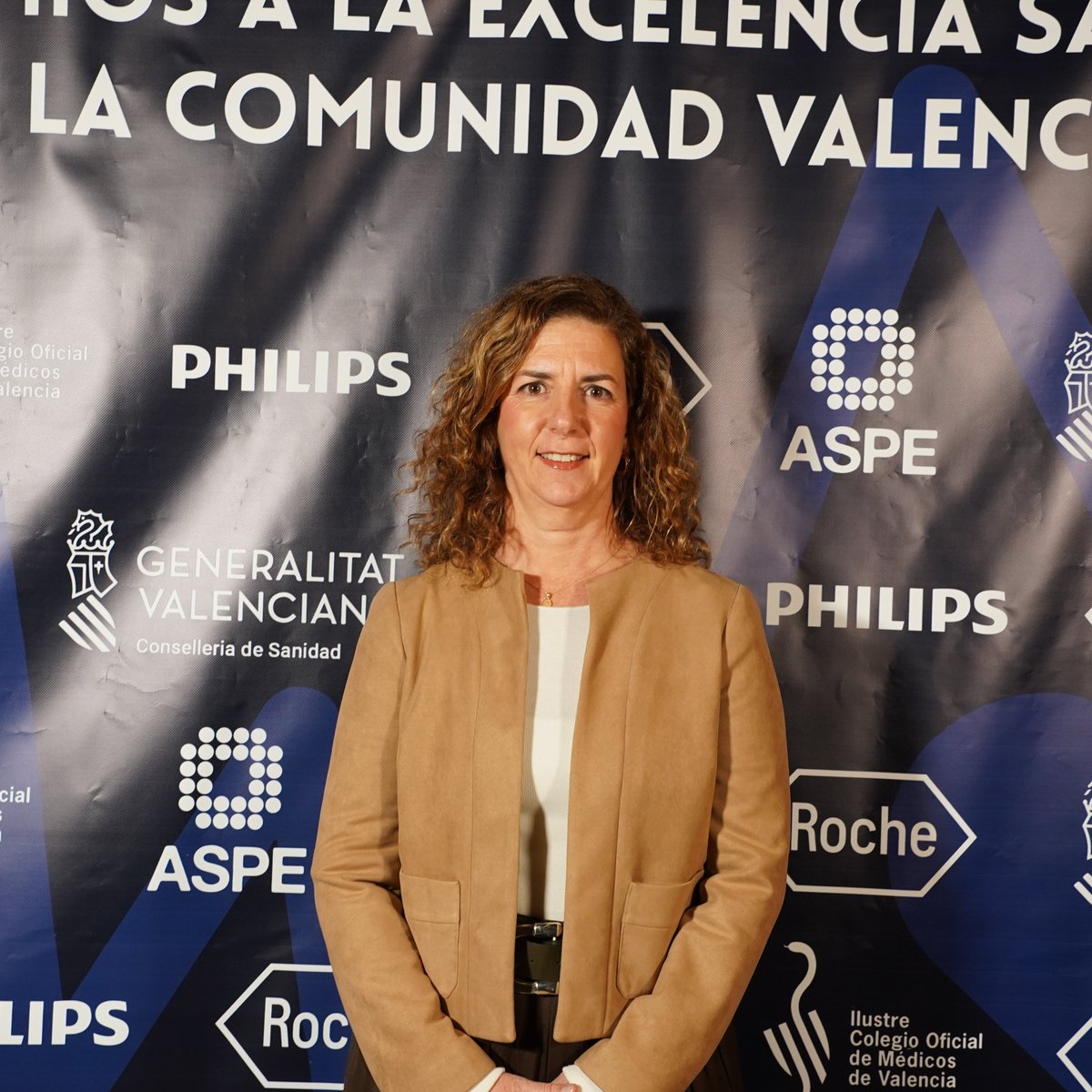 NeuroAlc's tweet image. ¡Estamos de celebración! El @NeuroAlc ha recibido el Premio a la Investigación Científica y Biomédica en los I Premios a la Excelencia Sanitaria de la Comunitat Valenciana de @8Mediterraneo 🎉
Un reconocimiento que nos impulsa a seguir investigando al servicio de la sociedad 🙌🧠