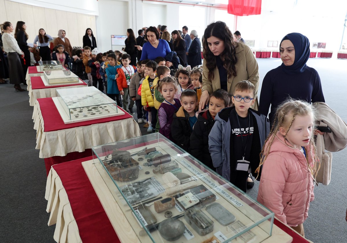 Milli mücadelenin hatıralarını taşıyan özgün eserlerden oluşan Çanakkale 1915 Savaş Malzemeleri Gezici Müzesinin açılışını bugün gerçekleştirdik.🎖🕰️

Tarihimizin dönüm noktalarından biri olan Çanakkale Zaferi’nin izlerini günümüze taşıyan bu değerli koleksiyon, 30 Kasım’a kadar