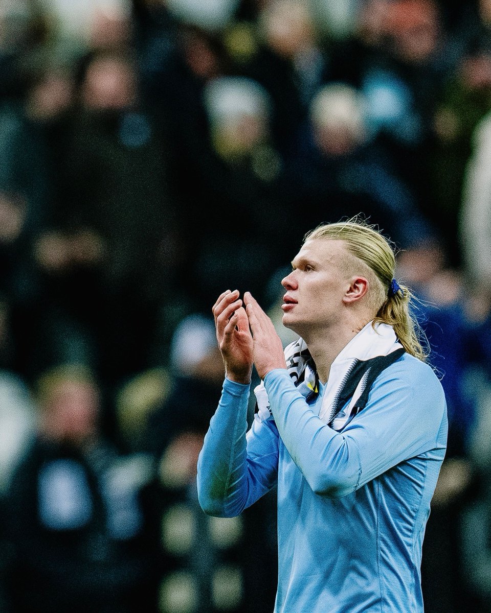 Mayank_Msd's tweet image. In the last 2 Gameweeks, Erling Haaland has taken 10 shots on target and created 3 big chances, on top of his 14 league goals and 102 FPL points so far this season. He’s owned by ~70% of managers, which means going without him is a massive rank risk. 

#FPLCommunity #FPLTips…