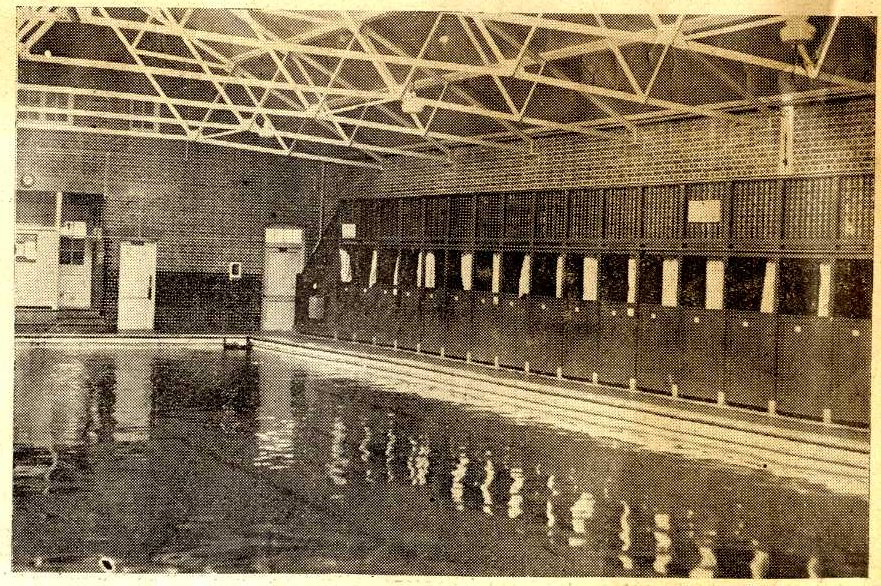 readinglibrary's tweet image. Now housing, this interior view of the Arthur Hill Memorial Baths, Reading, comes from one of the local papers c1935. On the opposite side of the pool are the individual changing rooms, with a viewing gallery above. #ReadingLocalHistory