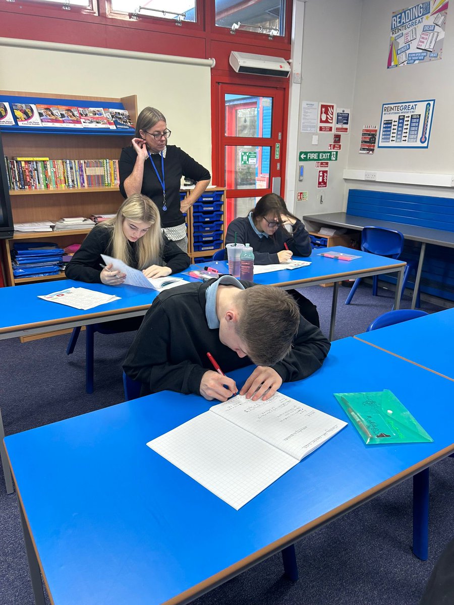 reintegreat's tweet image. 📐✨ In today’s Maths lesson, our Year 11 group tackled the exciting challenge of expanding two brackets! 📊🤓 Students engaged in hands-on problem-solving, collaborating to unlock the secrets of algebra. 🌟🔢 

#MathsInAction #Year11 #LearningTogether