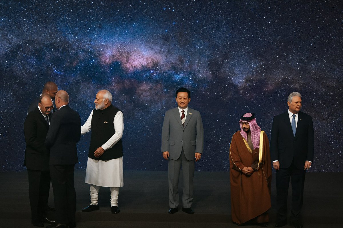 tomiyokiz's tweet image. - Inter Stellar (ver. 찢)

“찬대야 나 좀 데려가줘 찬대야 나 무서워”