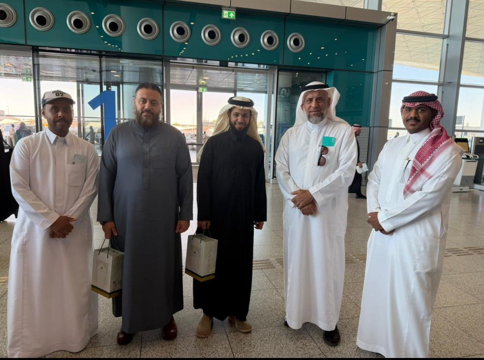 Almonafeth's tweet photo. شرفٌ لنا في شركة المنفذ المثالي أن نكون جزءًا من هذه الرحلة المباركة.
نسعد بخدمتكم وخدمة مستفيدي #جمعية_تفاؤل، ونسأل الله أن يجعل رحلتهم عامرة بالإيمان والطمأنينة، وأن يكتب لهم القَبول والسداد في كل خطوة 😍🤍.#شريكك_بالسفر https://t.co/QFexfX2XRS