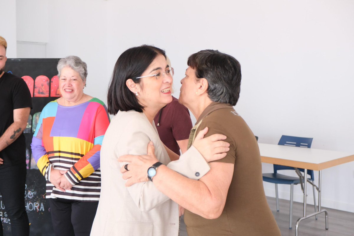 💜Inauguramos la exposición 'No somos musas'

🎭Un proyecto del <a href="/aytolpgc/">Ayuntamiento de Las Palmas de Gran Canaria</a> por el #25N que busca empoderar desde el arte y crear redes de apoyo entre mujeres

🖼️Tras meses de trabajo, las participantes han transformado sus vivencias en obras que revelan su fortaleza y resiliencia