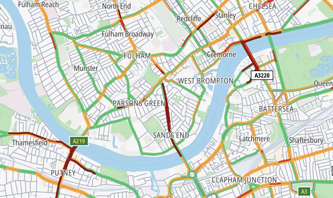 CameraTraffic's tweet image. This is why you must sign the petition change.org/p/stop-h-f-cou… now over 4000. It’s Monday lunchtime, it’s not rush hour. ⁦@PutneyFleur⁩ supports our petition, ⁦@LBHF⁩ say they’ve consulted and residents want this! ⁦@ChelFulhamBen⁩ has gone to ground